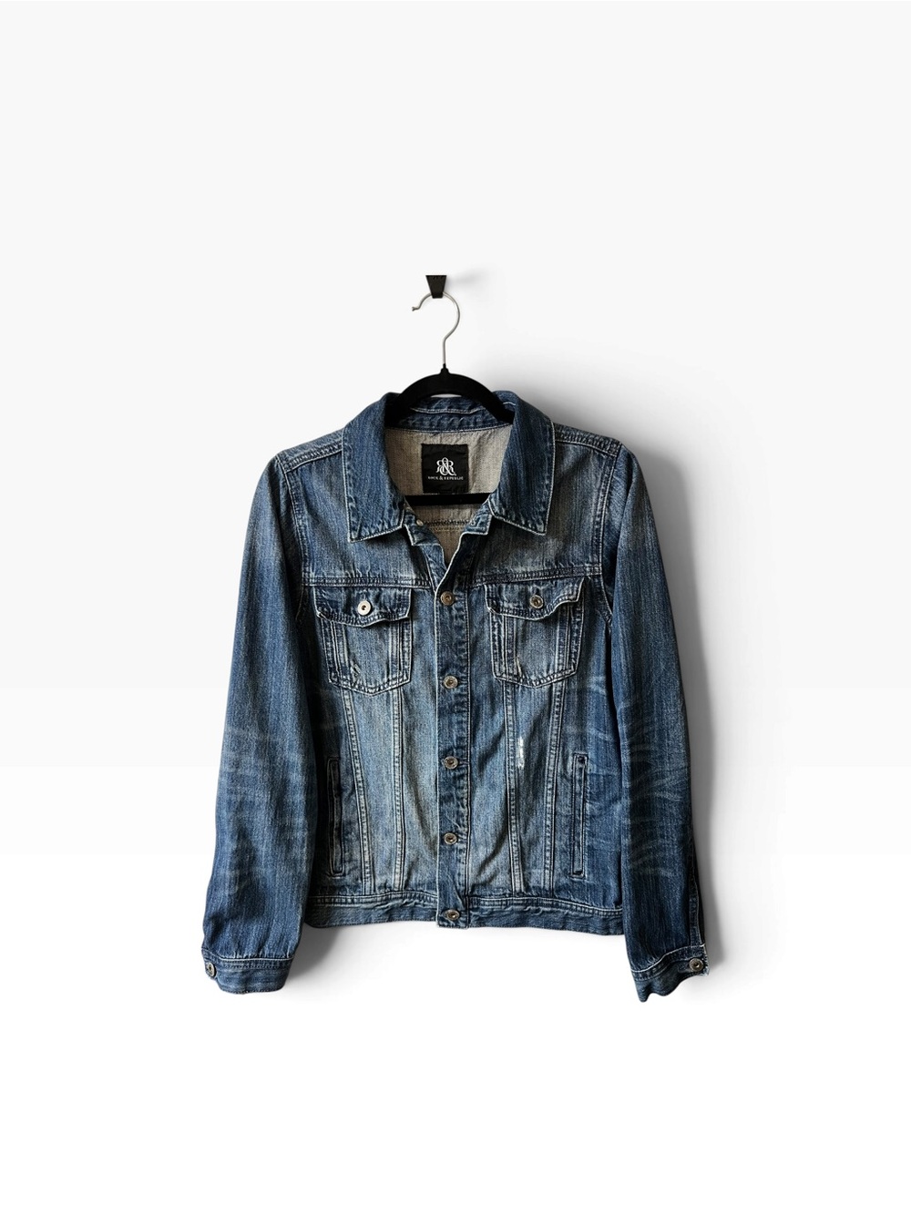 Rock & Republic Women’s Distressed Vintage Denim Jacket in Washed Blue , XL